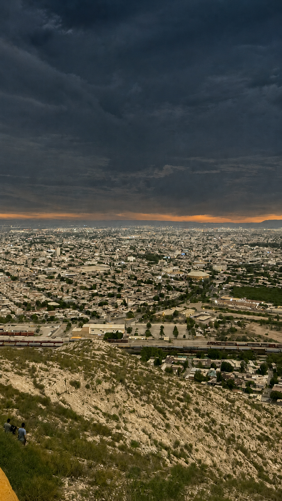 Horizonte de Torreón tres segundos después de finalizar la totalidad durante el eclipse total de 2024.